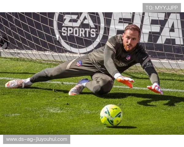 奥马足球服引领绿色竞技新潮流打造专业舒适与时尚兼备运动体验